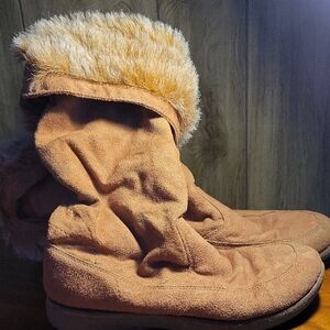 Tan Ankle Boots with Faux Fur Trim Roll Up Or Wear Up Size 8